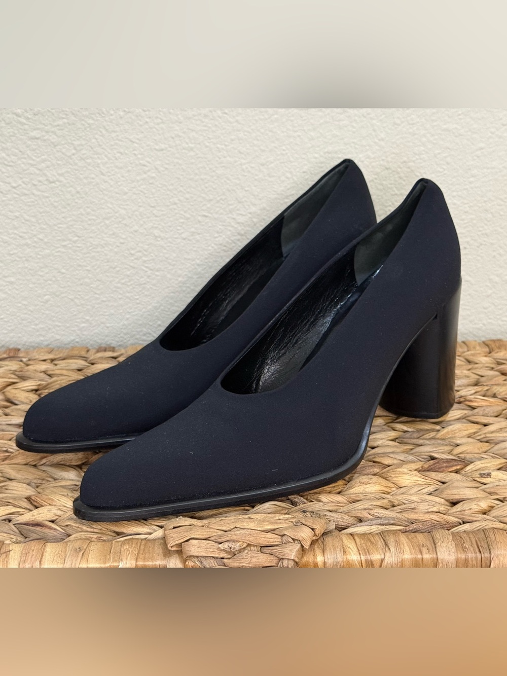 Via Spiga Black Pointed Toe Block Heel High Vamp Nylon Pumps Women's Size 10 M